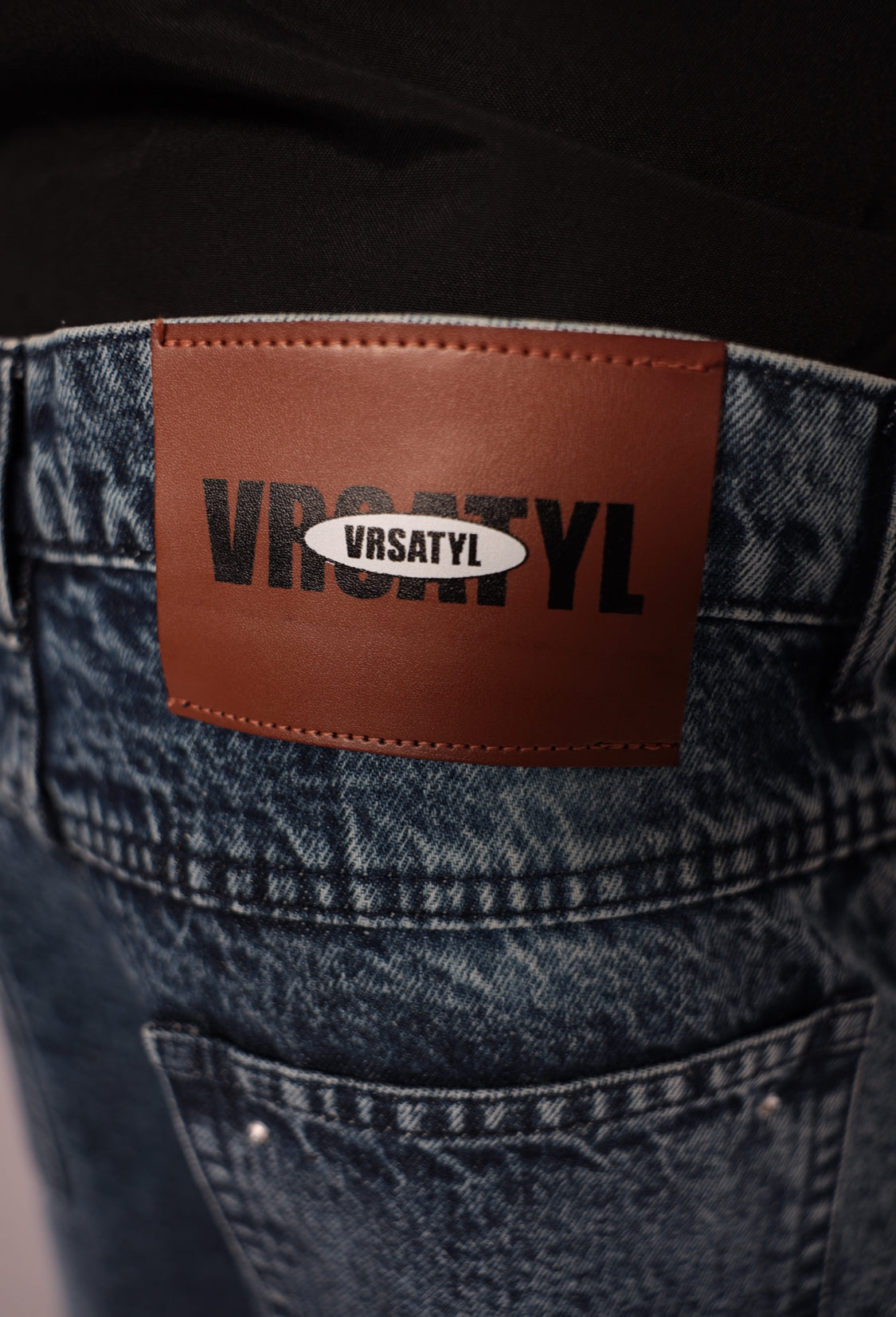 WASHED INDIGO "FIELD TESTED" JORTS